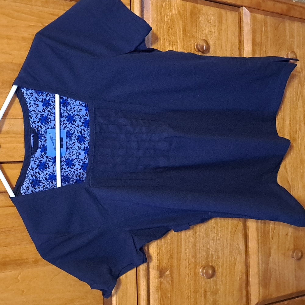 Scrub top